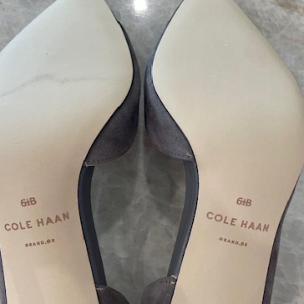 Cole Haan Josette Pump in Stormcloud Suede, Size 6.5 - Picture 5 of 7